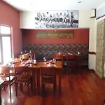 Rendezvous Hostal